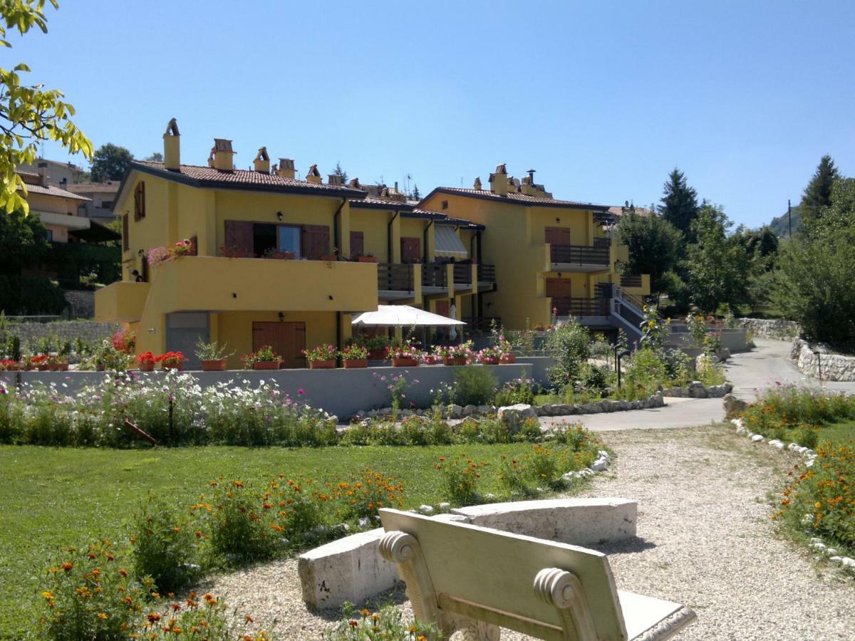 Apartmán 4Flats In Orto Di Venanzio Barrea Exteriér fotografie